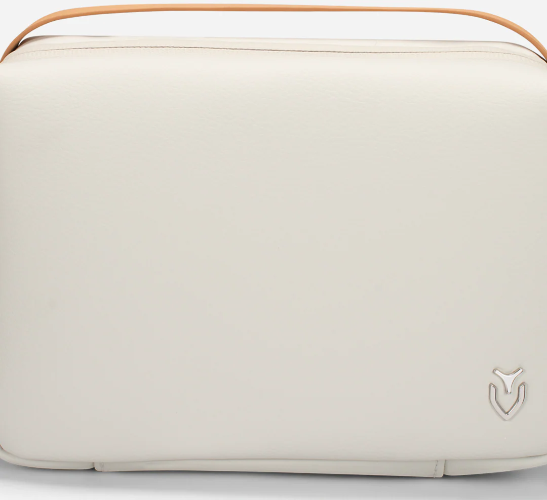 Signature Toiletry - Image 13