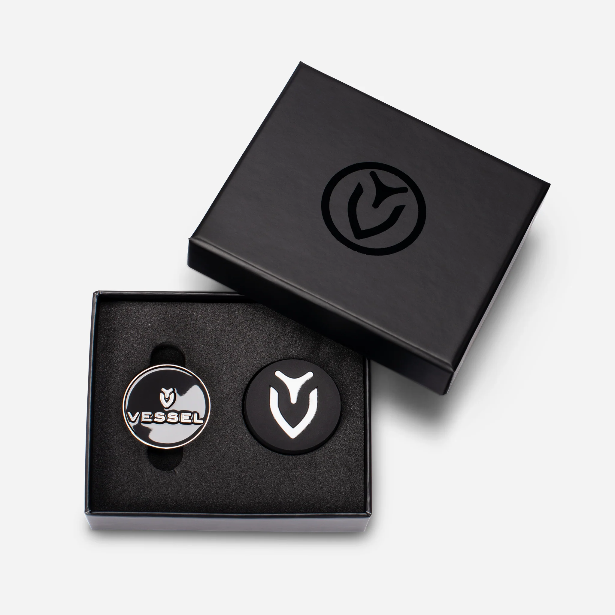 VESSEL x MagnetOwl Mini Towel Magnet - Image 5